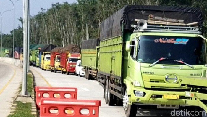 Suasana di Gerbang Tol Simpang Pematang Mesuji, Lampung.