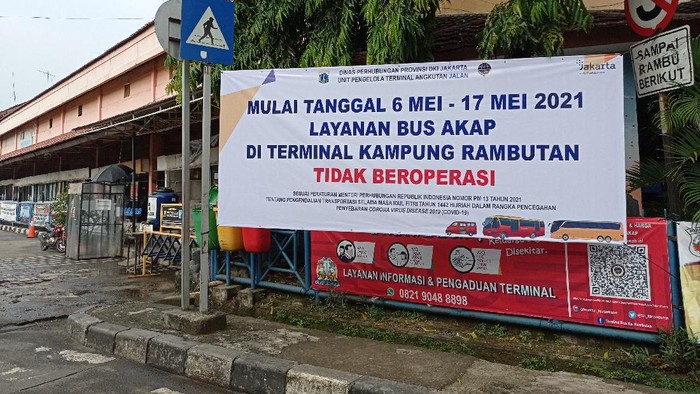 Suasana Terminal Kampung Rambutan saat masa larangan mudik, Kamis (6/5/2021),
