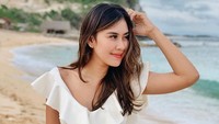 Syahnaz memang berkecimpung di bidang hiburan sama seperti Raffi Ahmad. Foto: Instagram/@syahnazs, @nissyaa