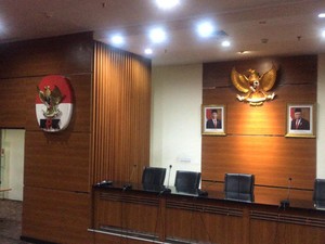 Tak Ada Lagi Logo KPK di Antara Foto Jokowi-Maruf di Ruang Jumpa Pers
