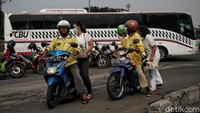 Pemerintah Provinsi DKI Jakarta menunjuk Terminal Kalideres dan Pulo Gebang yang masih bisa melayani operasional Bus AKAP. Itu pun melihat urgensi kondisi penumpang.   