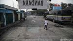Hari Pertama Larangan Mudik Terminal Tanjung Priok Sepi