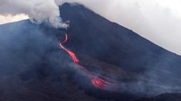 Gunung berapi Pacaya hanya berjarak 50 kilometer dari ibu kota Guatemala.  