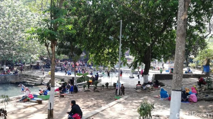 Tempat-tempat wisata di Pasuruan tetap buka selama libur Lebaran 2021. Namun, tempat-tempat wisata itu diawasi dengan ketat.