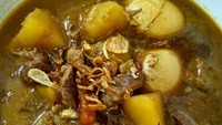 Semur Daging dan Kentang merupakan hidangan favorit banyak keluarga karena rasanya gurih manis dan enak. Tetapi perlu dimasak dengan takaran bumbu yang pas. Cek resep ini untuk membuatnya. Foto: detikfood/iStock