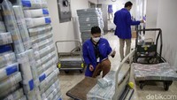 Melansir CNBC Indonesia, Direktur Operation Bank Mandiri Toni EB Subari memperkirakan, puncak transaksi tunai akan terjadi pada dua pekan terakhir menjelang libur lebaran yang merupakan periode pembayaran gaji dan THR, serta selama libur lebaran pada 12 -16 Mei 2021 terutama untuk kebutuhan pengisian ATM.