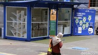 Untuk mencegah penularan virus Corona, Pemprov DKI Jakarta menutup beberapa fasilitas publik, seperti di Ruang Baca Jakarta yang berada di area MRT Jakarta, Terowongan Kendal, Jakarta Pusat.