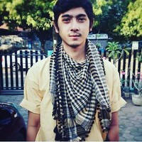 Penampilan Arya Saloka saat baru mulai merintis karier di dunia hiburan. Ia bela-belain merantau ke Jakarta demi mengejar impiannya. (Foto: Instagram/arya_salokafc)