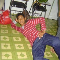 Jauh sebelum ada Aldebaran, Arya Saloka hanyalah seorang pemuda biasa. Ia lahir pada 27 Juni 1991 di Denpasar, Bali, dari pasangan Hardono Surowilogo dan Murtiningsih. (Foto: Instagram/arya_salokafc)