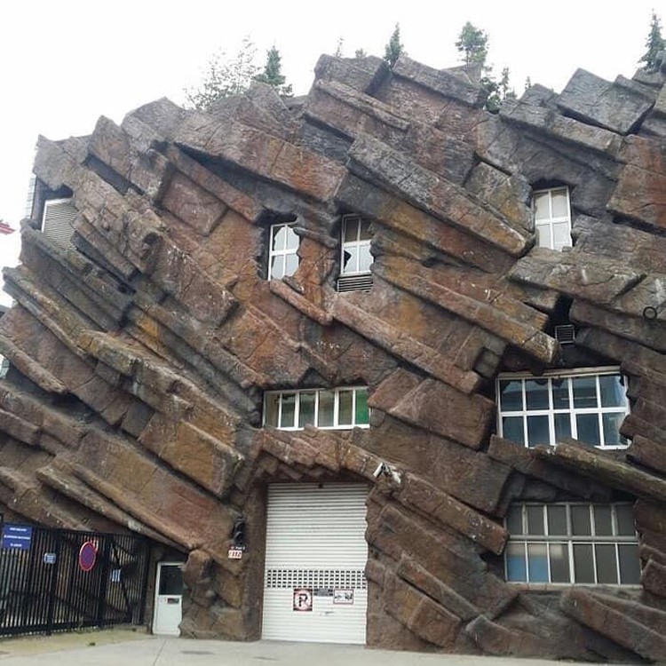 fotoinet gedung unik