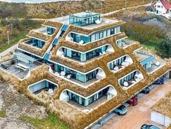 Rancangan Gedung Keren Tapi Bikin Mata Pusing