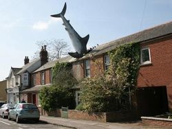 Rancangan Gedung Keren Tapi Bikin Mata Pusing