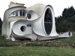 Rancangan Gedung Keren Tapi Bikin Mata Pusing