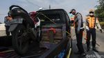 Gagal Mudik, Ribuan Kendaraan Putar Balik di Perbatasan Bekasi