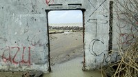 Sementara 42,60 km diantaranya mengalami abrasi yang cukup parah dan data tersebut diperkirakan akan terus bertambah luasnya akibat efek pemanasan global.  