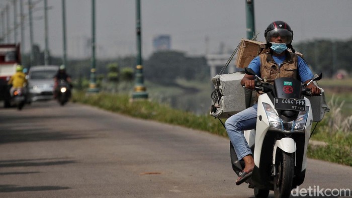 Jalur Tikus BKT Rorotan Sepi Pemudik Sampai saat ini jalan alternatif di kawasan BKT Rorotan, Jakarta, masih sepi pemudik. Jalan ini merupakan penghubung ke kawasan Bekasi, Jawa Barat.