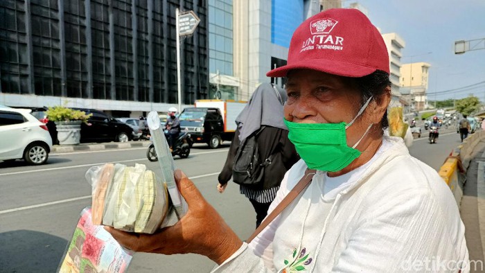jasa penukaran uang di Jakbar.