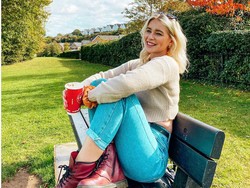 8 Potret Model Jess Davies yang Fotonya Tanpa Busana Tersebar di Internet