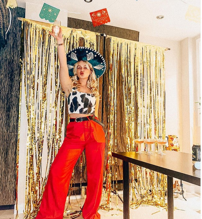 Kini Jess lebih aktif menjadi influencer yang menggunakan platformnya dengan pengikut 150 ribu itu untuk berbagai tentang body positivity dan pemberdayaan wanita.  Foto: dok. Instagram/@_jessdavies