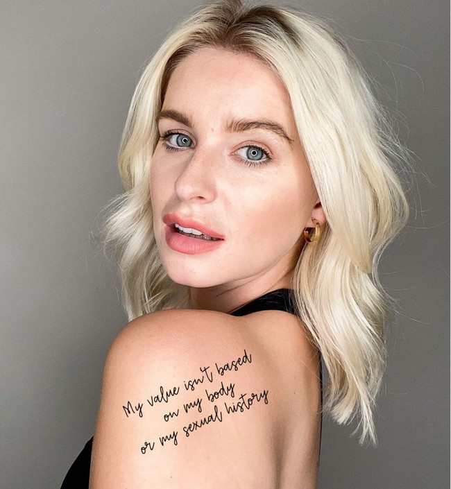 Di Instagramnya, Jess memberikan pesan positif bagi wanita sebagai sesama korban catfishing. Dia menyadari bahwa korban catfishing atau foto sensual yang tersebar di internet bisa membuat seseorang menjadi trauma sehingga membutuhkan banyak dukungan.  Foto: dok. Instagram/@_jessdavies