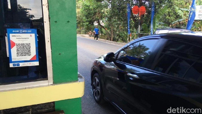 Dinas Pariwisata (Dispar) Kabupaten Bantul melaunching sistem pembayaran cashless di tempat pemungutan retribusi (TPR) dan menerapkannya mulai Senin (10/5/2021)