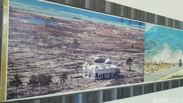 Masjid ini merjadi sorotan karena selamat dari terjangan tsunami setinggi 30 meter pada tahun 2004 silam, padahal letaknya hanya 500 meter dari bibir pantai.