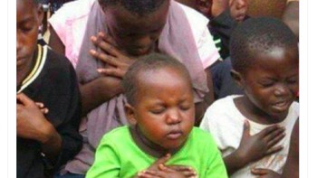 Mereka harus bersabar menanti Arsenal bisa bangkit lagi. Foto: Twitter