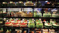 Bakery and Cake, Dynamic Natural yang merupakan industri UKM mitra Bogasari ini menjajakan beragam kue, roti, cookies dan jajanan pasar.  