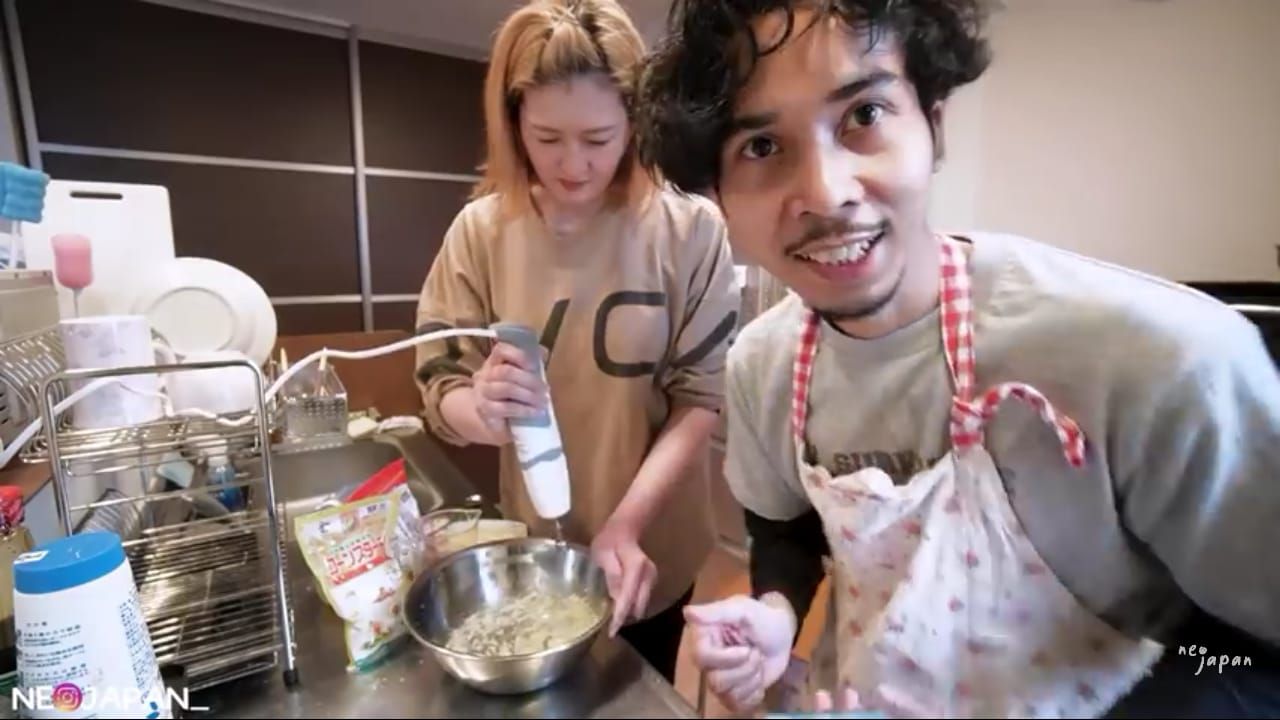 Eksperimen Seru YouTuber Indonesia di Jepang Saat Bikin Nastar, Gagal Total!