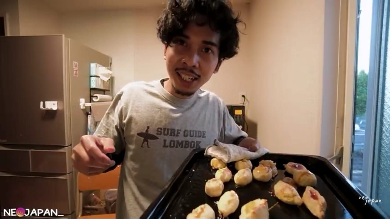 Eksperimen Seru YouTuber Indonesia di Jepang Saat Bikin Nastar, Gagal Total!