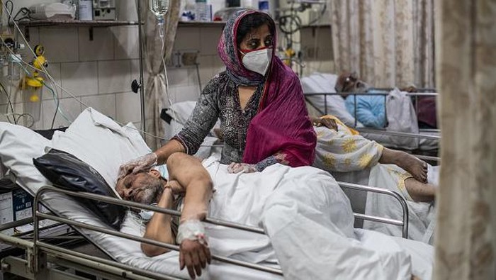Ngeri! Dalam Sepekan, Ada 1,57 Juta Kasus Corona di India New Delhi - India kembali melaporkan rekor tertinggi untuk kasus harian virus Corona (COVID-19) di wilayahnya, dengan mencatat lebih dari 414 ribu kasus dalam 24 jam terakhir. Ini berarti selama sepekan terakhir, India mencatat 1,57 juta kasus Corona di berbagai wilayahnya.