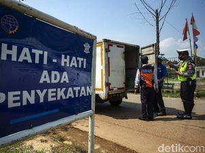 Penyekatan Pemudik, Petugas Perketat Jalur Tikus di Kalimalang
