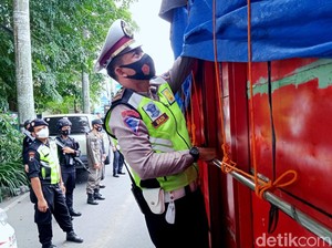 Penumpang Gelap di Truk Pengangkut Motor, Dikira Pemudik Ternyata Buruh