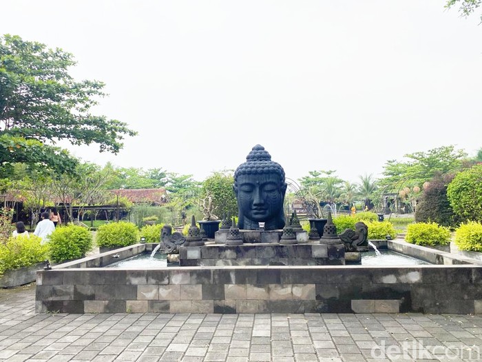RM. Saung Apung : Buka Puasa Lesehan Makan Ikan Patin dan Genjer Oncom