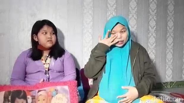 Istri Sapri Pantun menangis ceritakan kondisi sang suami