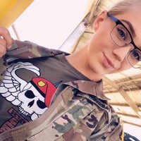 Aku sangat takut tapi sedikit lega akhirnya punya jawaban setelah menderita selama enam bulan. Kanker ginjal sangat umum di kalangan wanita tua berusia 60-80 tahun jadi selama setengah tahun dokter tidak menduga, ungkapnya.  Foto: Instagram @thestephaniestarlight