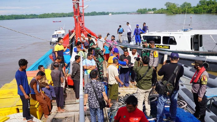 Suasana patroli di wilayah perairan Asahan yang dilakukan oleh TNI – Polri (Dok istimewa)