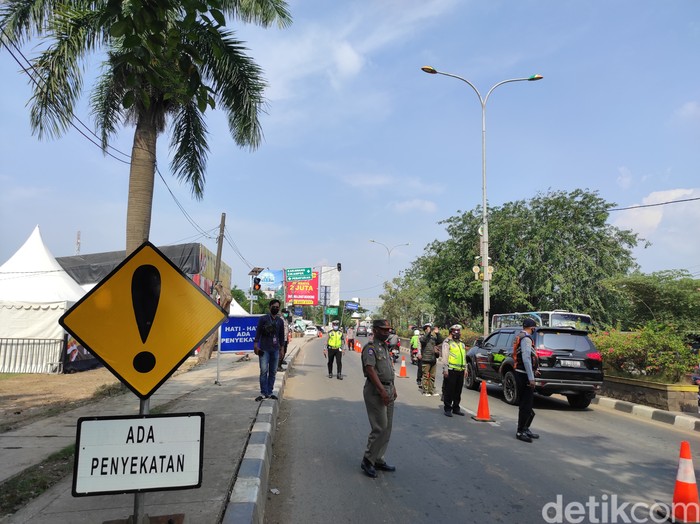 Titik penyekatan mudik Bekasi-Karawang (Azhar/detikcom)