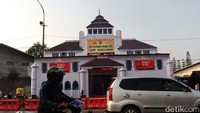 Pos pelayanan tersebut menarik perhatian para pengguna jalan, karena posisinya ada di tempat strategis yakni diputaran yang menghubungkan antara jalur menuju Interchange Tol Cileunyi dan jalur alteri Cileunyi-Cibiru.