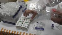 Pemerintah Serbia mengumumkan akan memberikan uang bagi warganya yang menerima suntikan vaksin COVID-19 sebelum akhir Mei.  