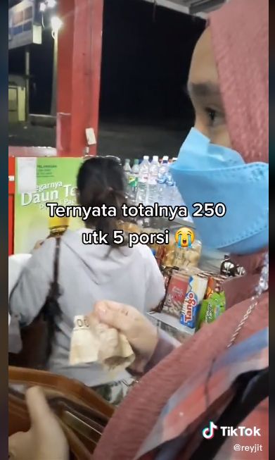 Duh! Pria Ini Protes kena 'Getok' Harga saat Makan di Warung Makan Padang