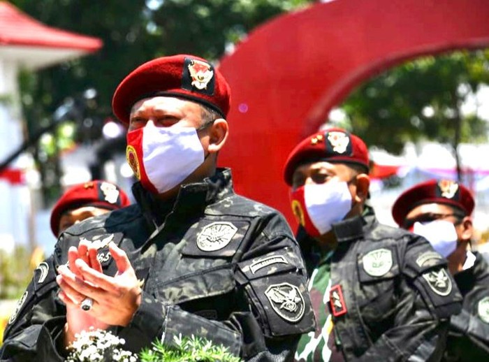 Ketua MPR RI Bambang Soesatyo menyebut untuk menghentikan pembunuhan dan teror berkelanjutan oleh Kelompok Kriminal Bersenjata (KKB) bukan dengan diskusi, melainkan dengan tindakan tegas oleh negara.