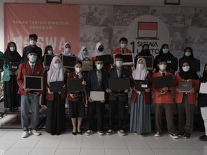 Satu Laptop, Satu Siswa, Bantu Calon Desainer Grafis Andal RI