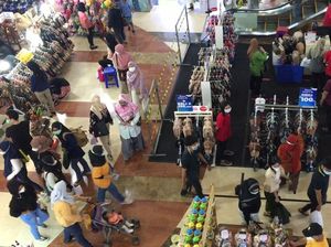 Suasana Blok M yang Ramai Pengunjung Jelang Lebaran