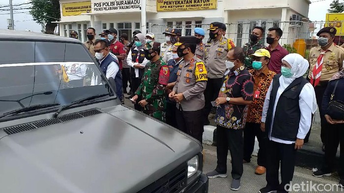 Forkopimda Jatim mengunjungi titik penyekatan larangan mudik 2021 di Suramadu. Ini dilakukan untuk memastikan penyekatan kendaraan dari Surabaya memuju Madura sesuai mekanisme.