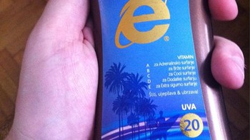 Wah browser Explorer punya produk sunscreen juga nih. Foto: Boredpanda