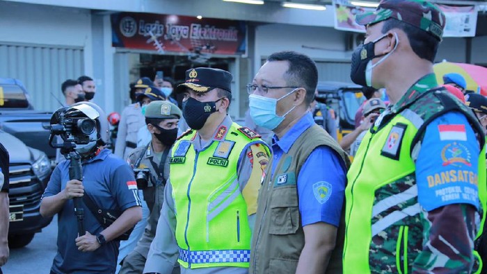 Kapolda NTB Irjen Mohammad Iqbal bersama Forkopimda patroli prokes jelang Idul Fitri