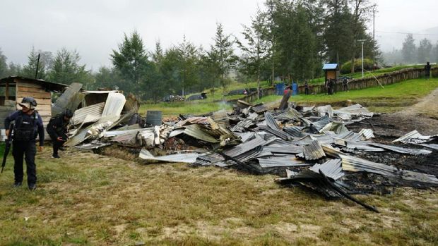 Kondisi rumah pegawai Dinsos Kabupaten Puncak yang dibakar teroris KKB