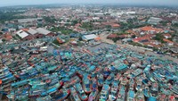 Terpisah, Ketua Himpunan Nelayan Seluruh Indonesia (HNSI) Kota Tegal, Riswanto, mengatakan menumpuknya kapal di kolam menjadi persoalan nelayan Kota Tegal. Hal ini lantaran masih terbatasnya Pelabuhan Perikanan Pantai Kota Tegal sehingga saat ini sudah tidak bisa menampung kapal dalam jumlah banyak.