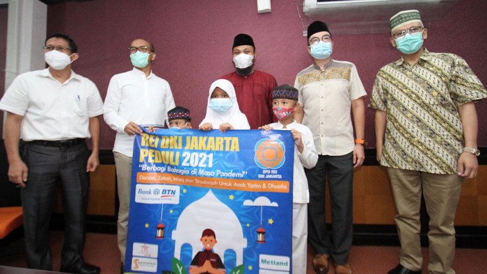 Momen Berbagi Bersama Anak Yatim dan Dhuafa DPD REI DKI Jakarta memberikan santunan untuk seribu anak yatim dan dhuafa di bulan suci Ramadhan.